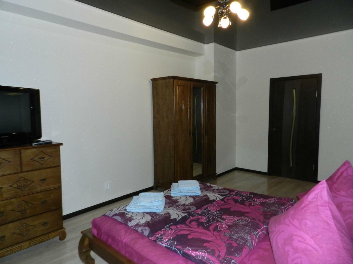 3-Room Luxury Apartment 100M2 On Sobornyi Avenue 193, By Grandhome Zaporizhia Exterior photo